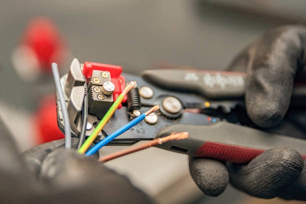 Best 24-Hour Electrician  in Tladega, AL